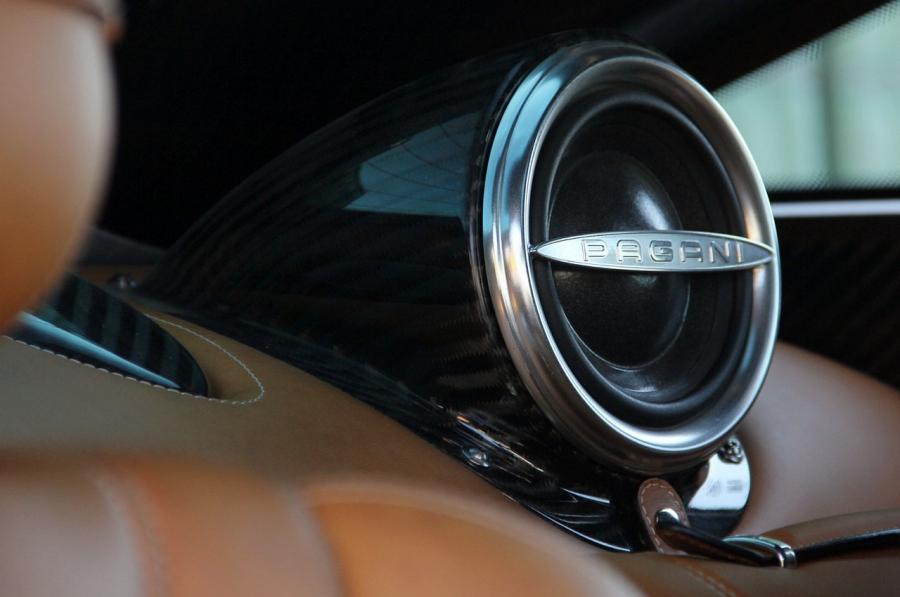  Pagani Huayra 2013 года  (фото 7 из 56)